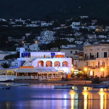 Hotell La Sirenella 3*